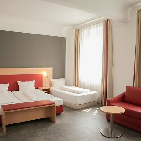 Hotel Offenbacher Hof 4*