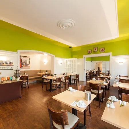 Offenbacher Hof 호텔 4*